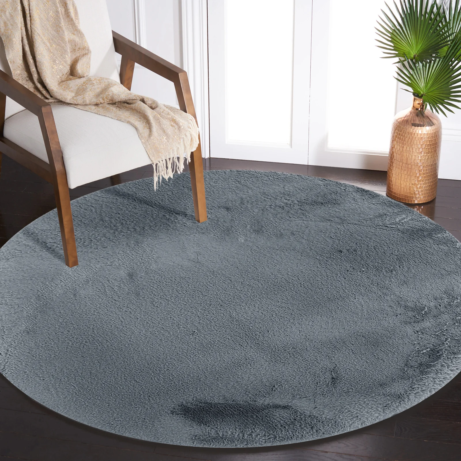 Azaliya 160x160cm Faux Rabbit Fur Floor Rug in Dark Grey - Image 2