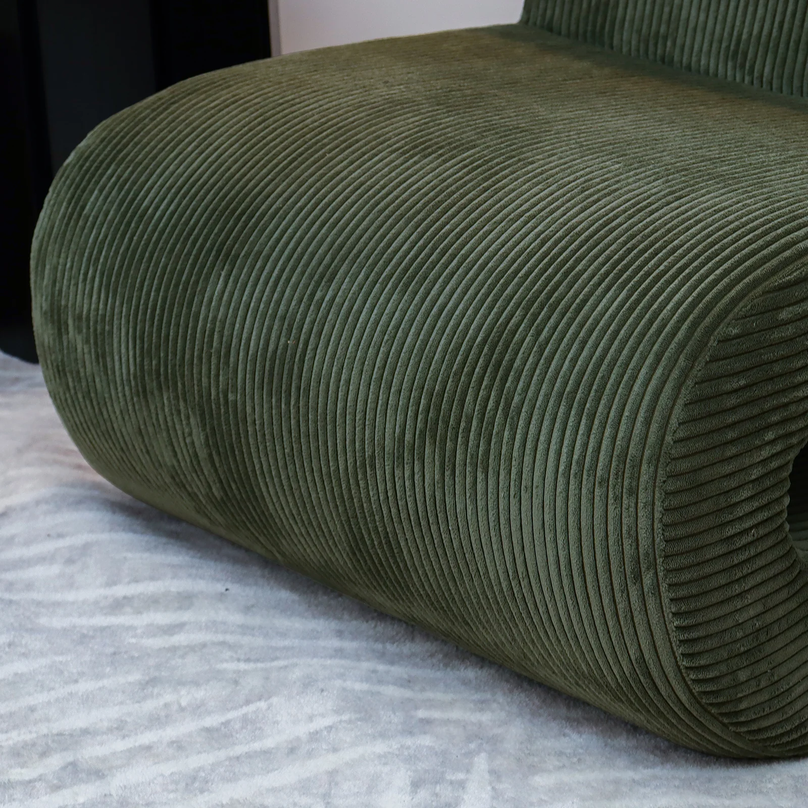 Bengtaz Corduroy Curved Accent Chair in Dark Green - Image 7
