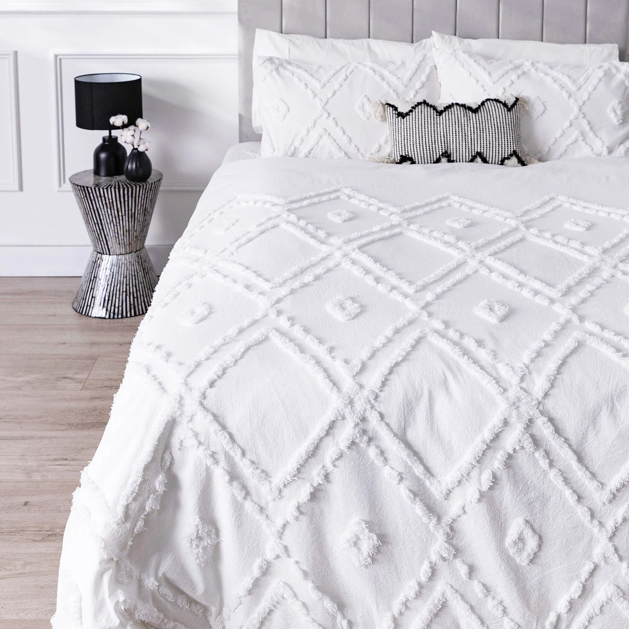 Bloom 6pc Cotton Chenille Quilt Cover Set in White Double - Image 4