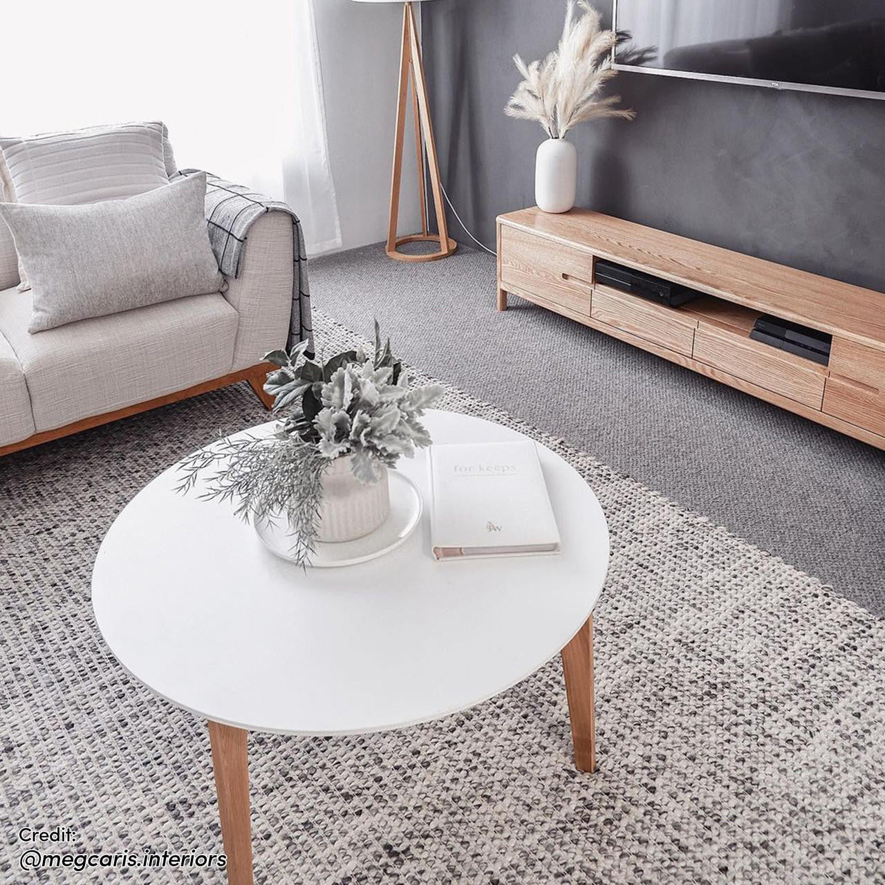 Daphne 200cm Hardwood American Oak TV Unit in Natural - Image 11