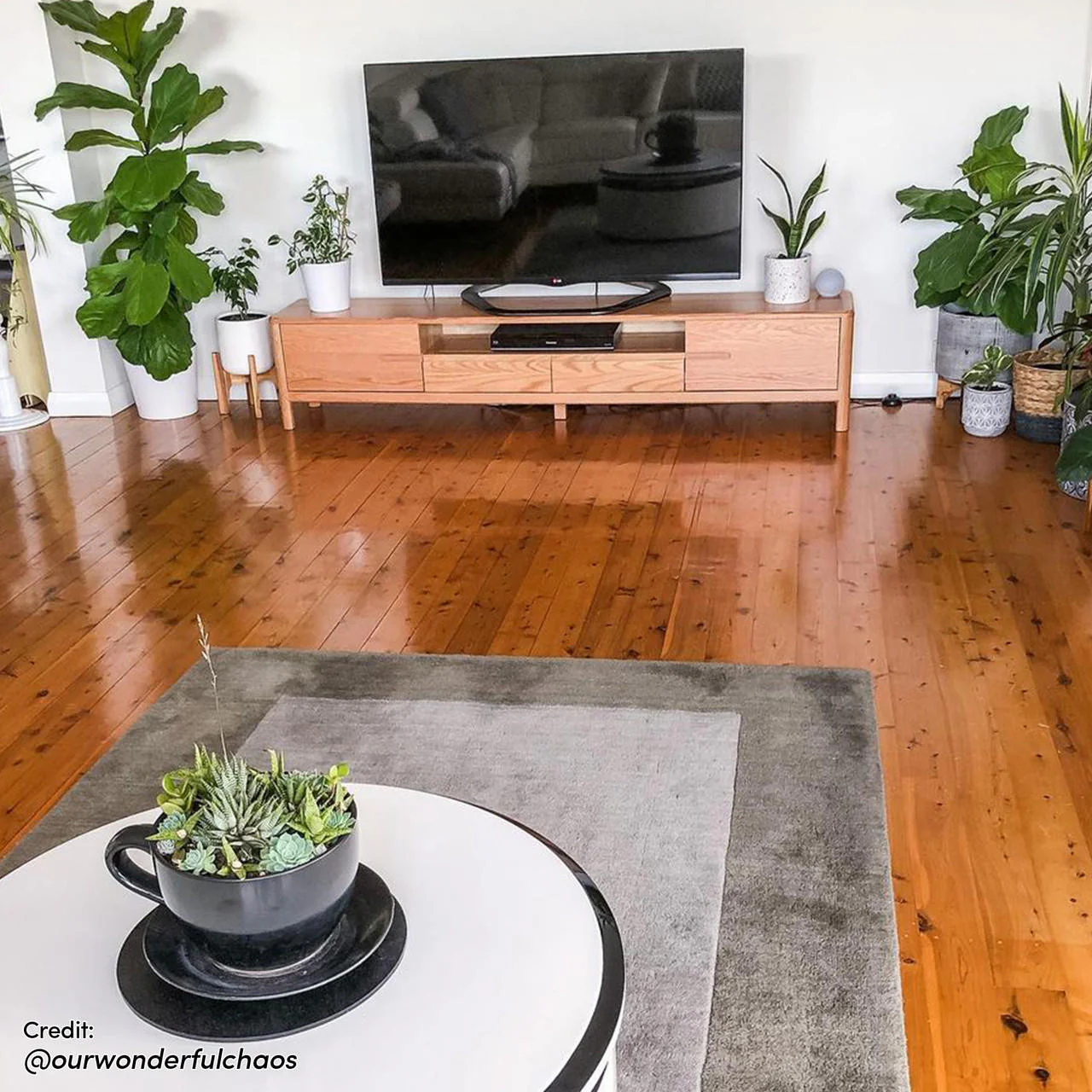 Daphne 200cm Hardwood American Oak TV Unit in Natural - Image 7