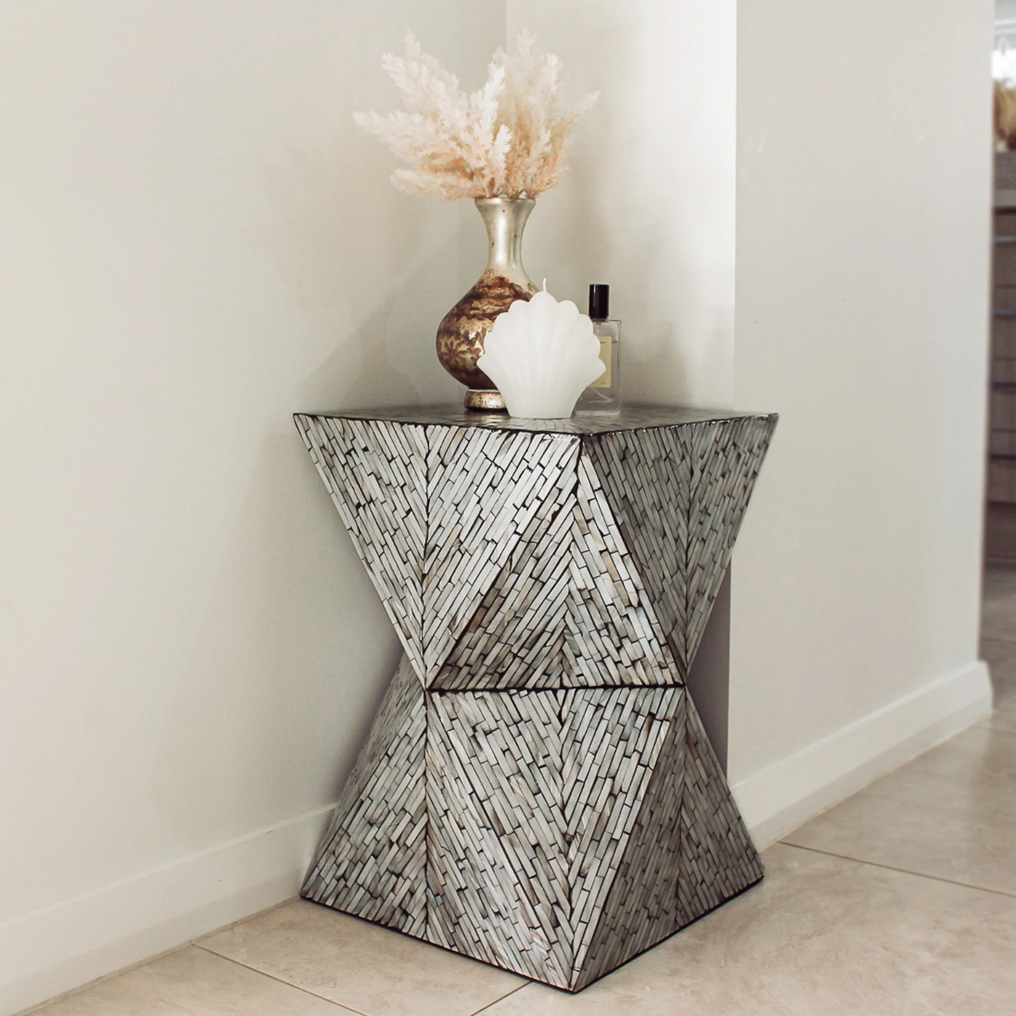 Enki 35cm Mother of Pearl Inlay Side Table in Beige & Black - Image 2
