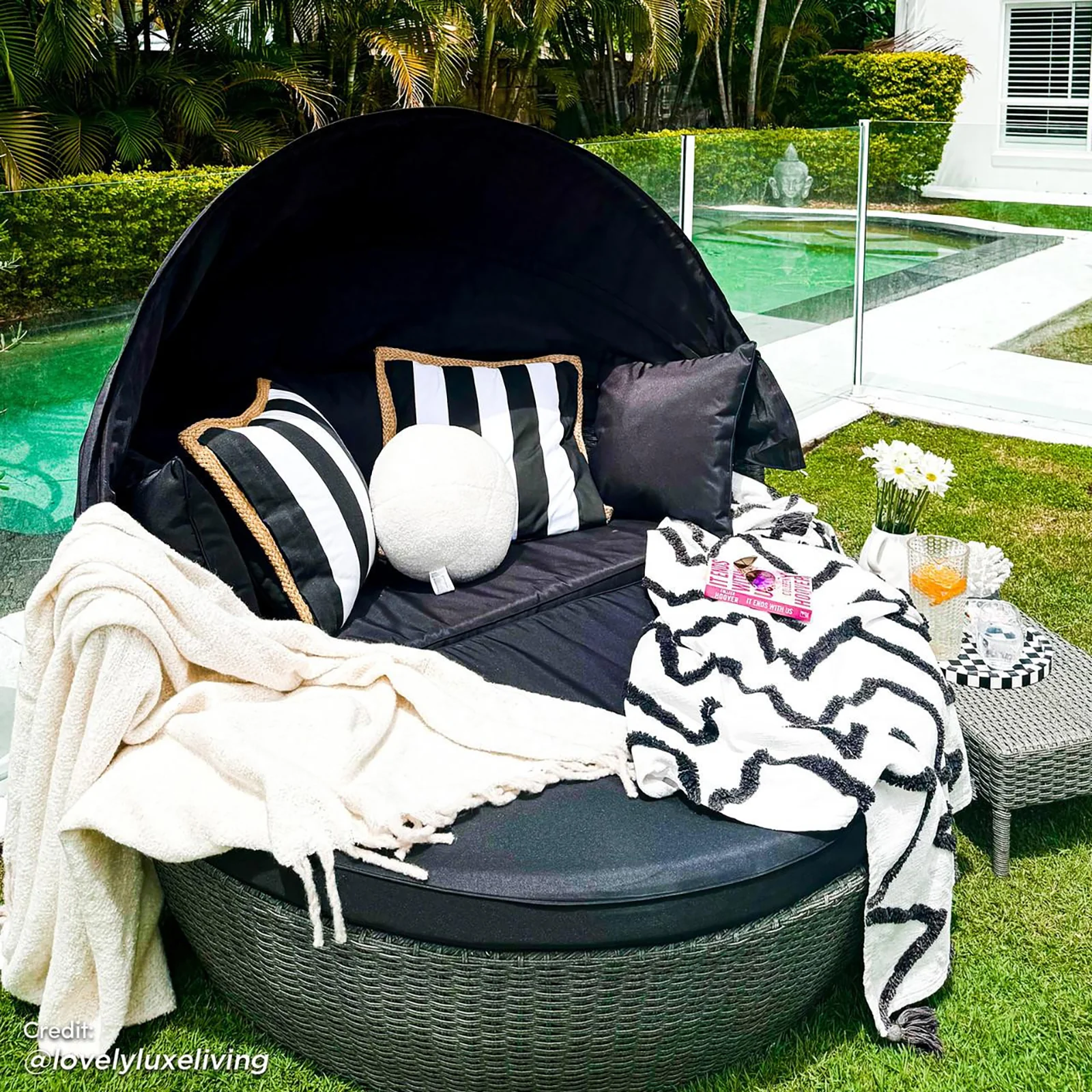 Erith Round Wicker Outdoor Canopy Daybed in Brown & Black - Image 6