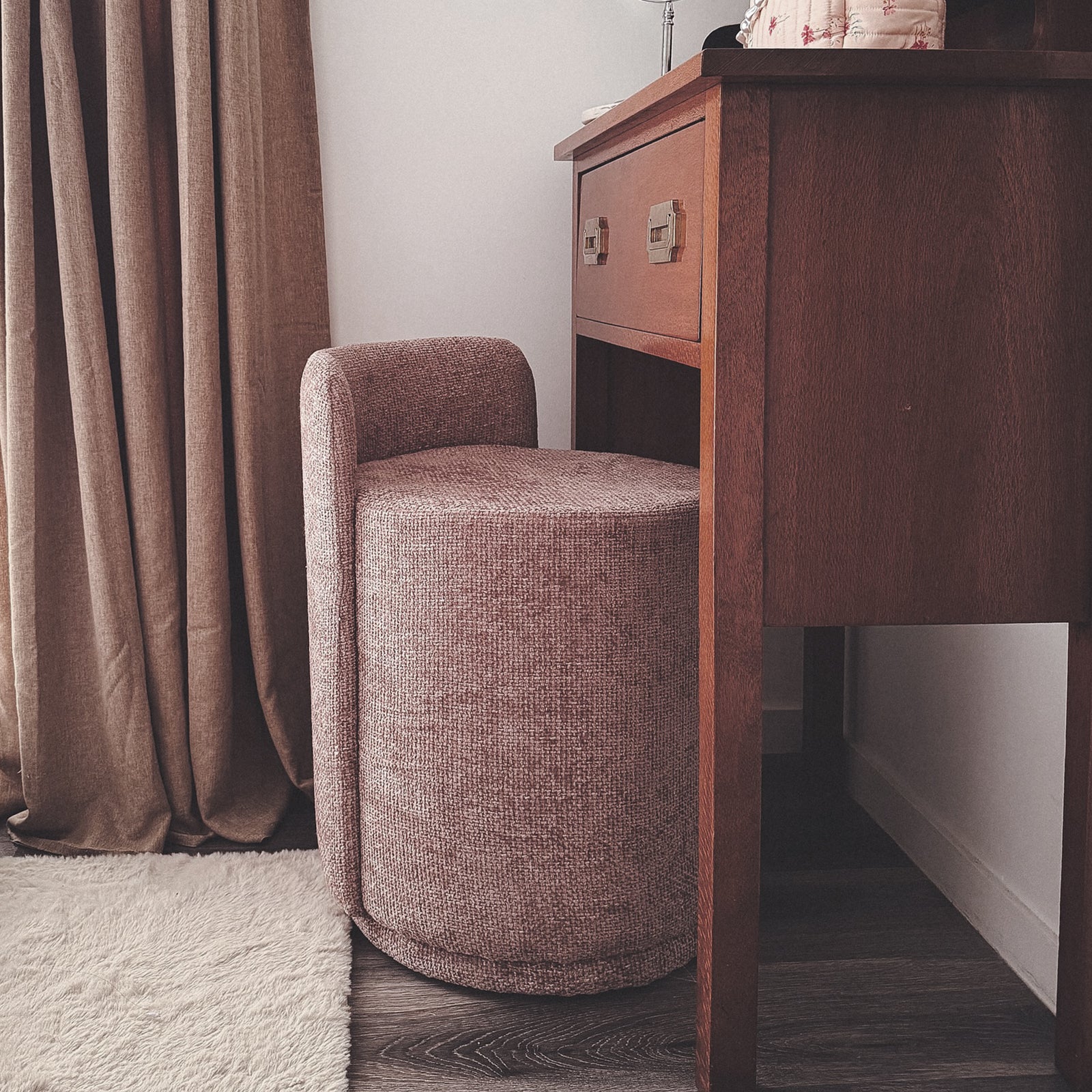 Hiboa Chenille Ottoman Stool in Light Pink - Image 5
