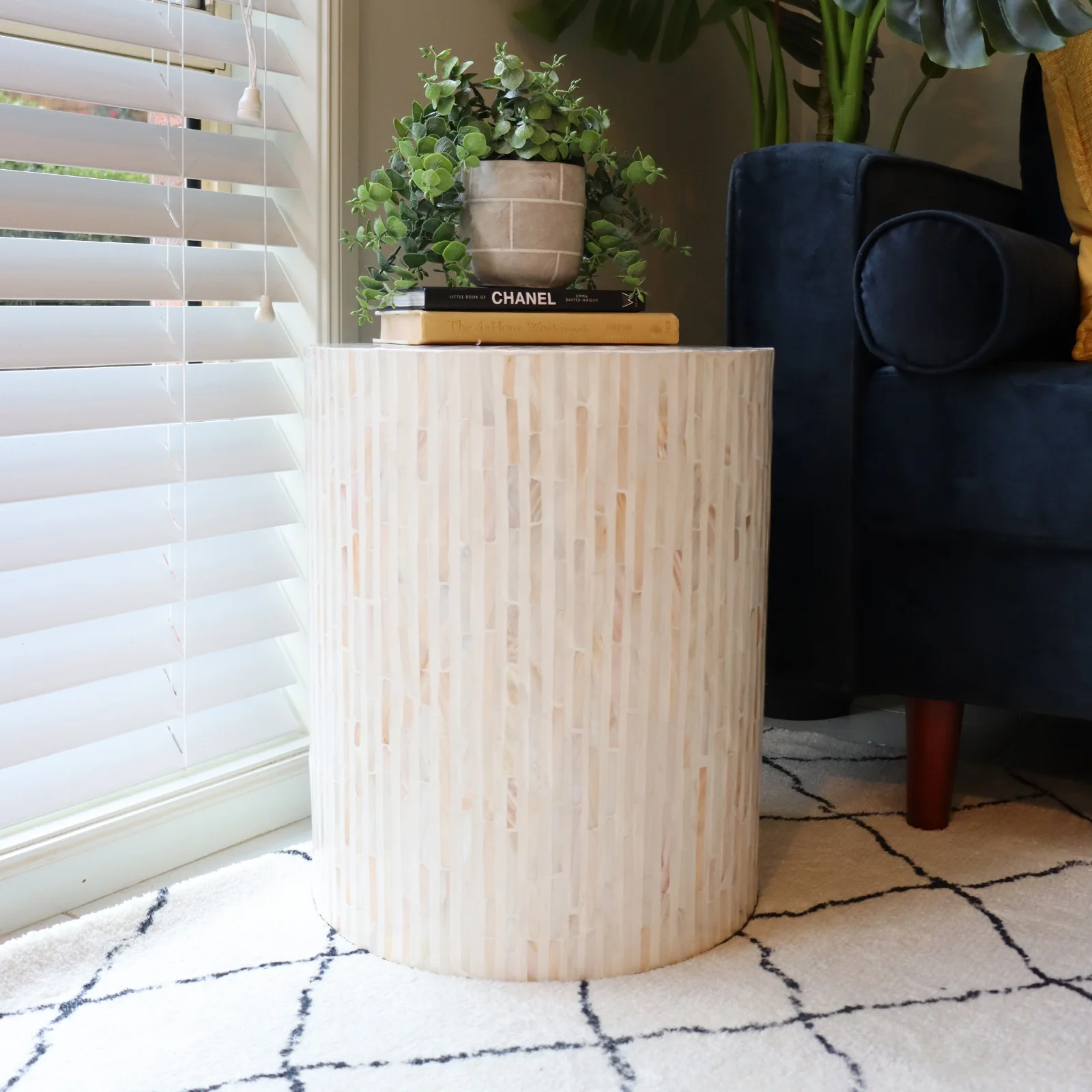Ivo Mother of Pearl Inlay Side Table in Cream - Image 4