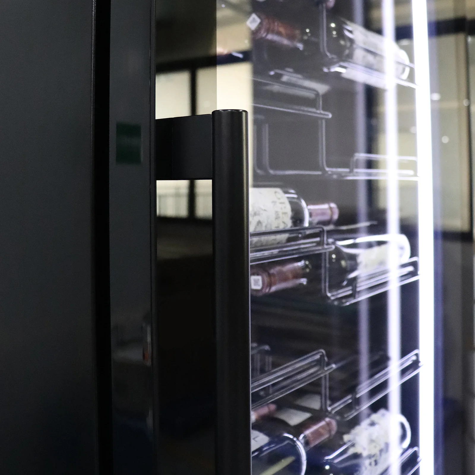 K155G 155 Bottle Built-In Wine Fridge with Lock in Black - Image 9