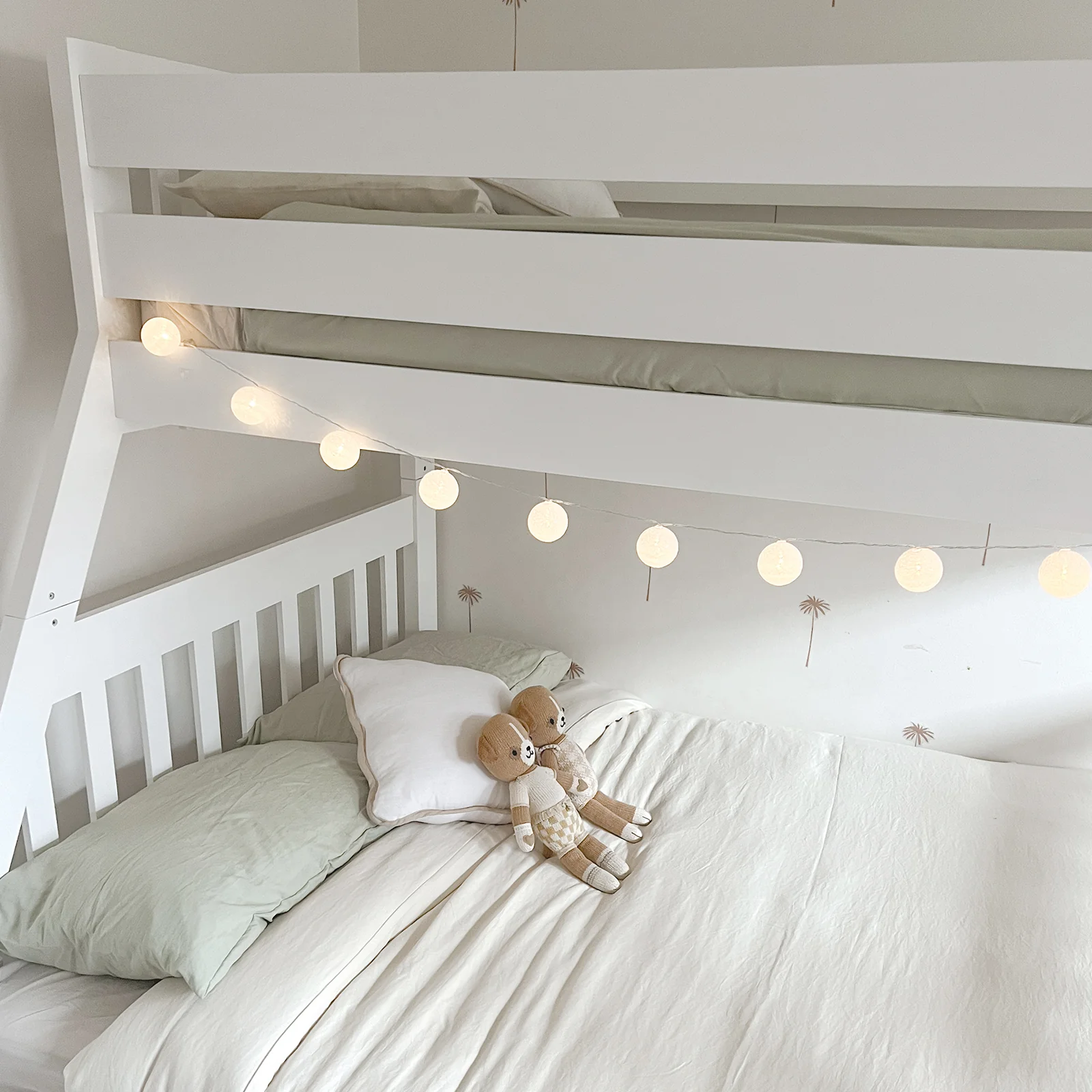 Kourtney Hardwood Triple Bunk Bed with Drawers in White - Image 4