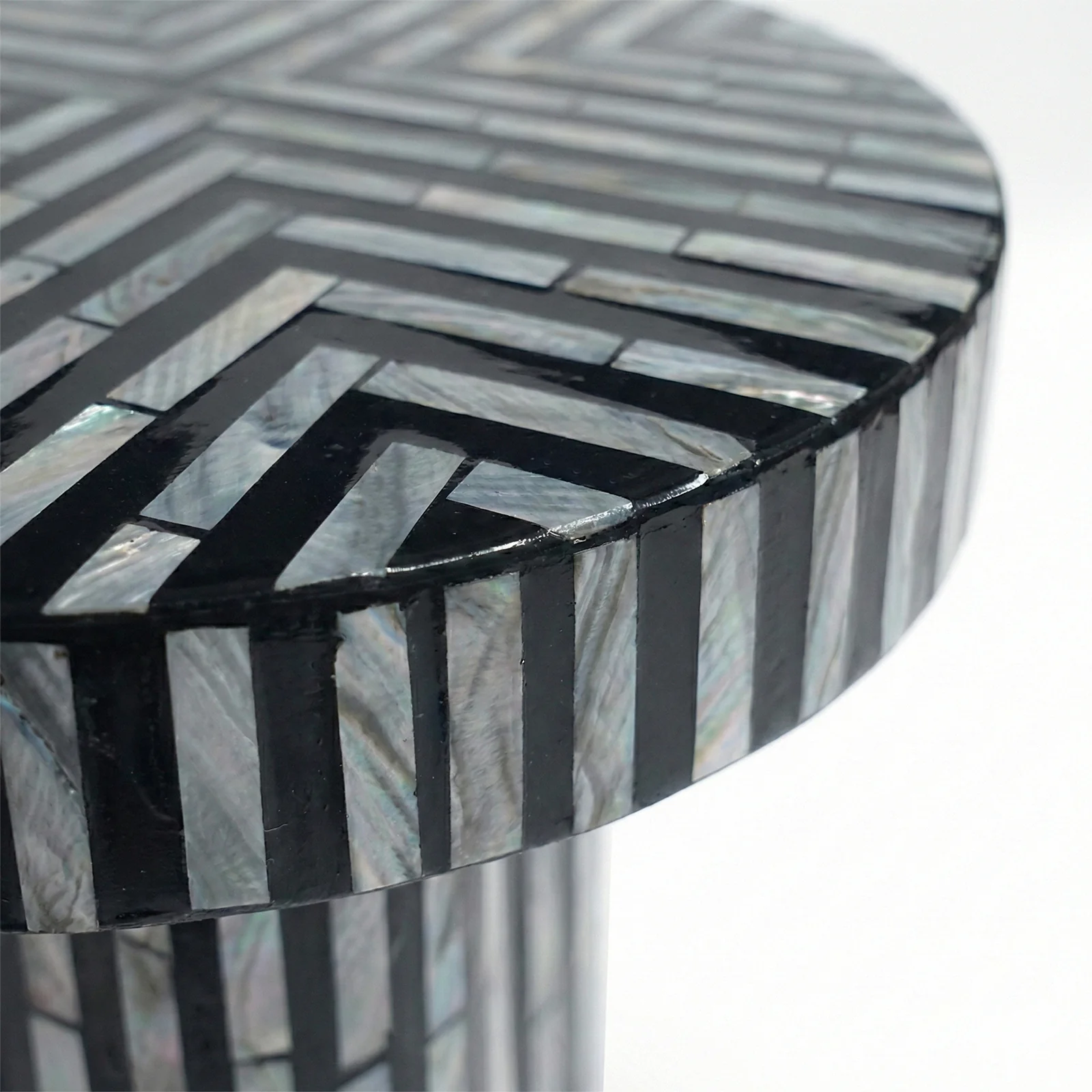 Leif 36cm Mother of Pearl Side Table in Black and White - Image 10