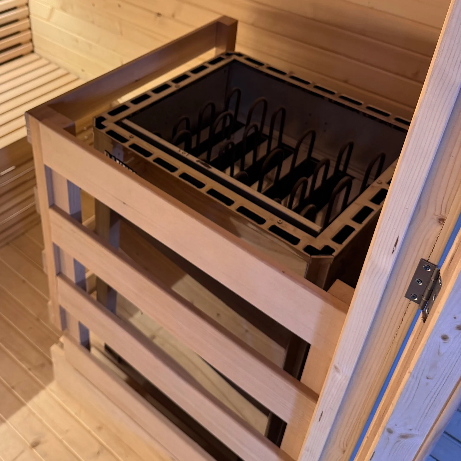 Medika 8 Person Traditional Finnish Outdoor Home Sauna - Image 11