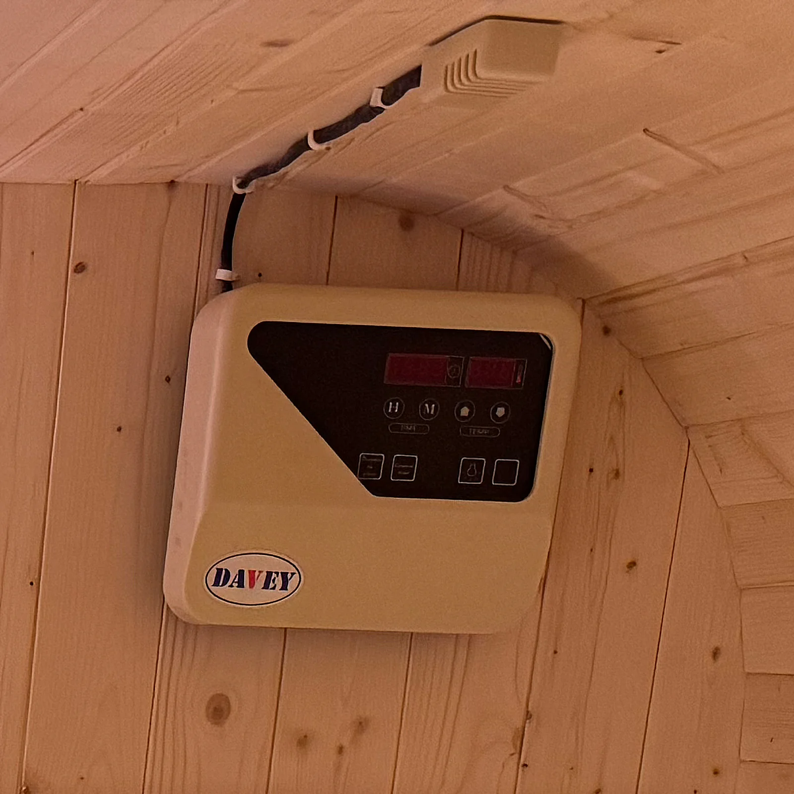 Medika 8 Person Traditional Finnish Outdoor Home Sauna - Image 15