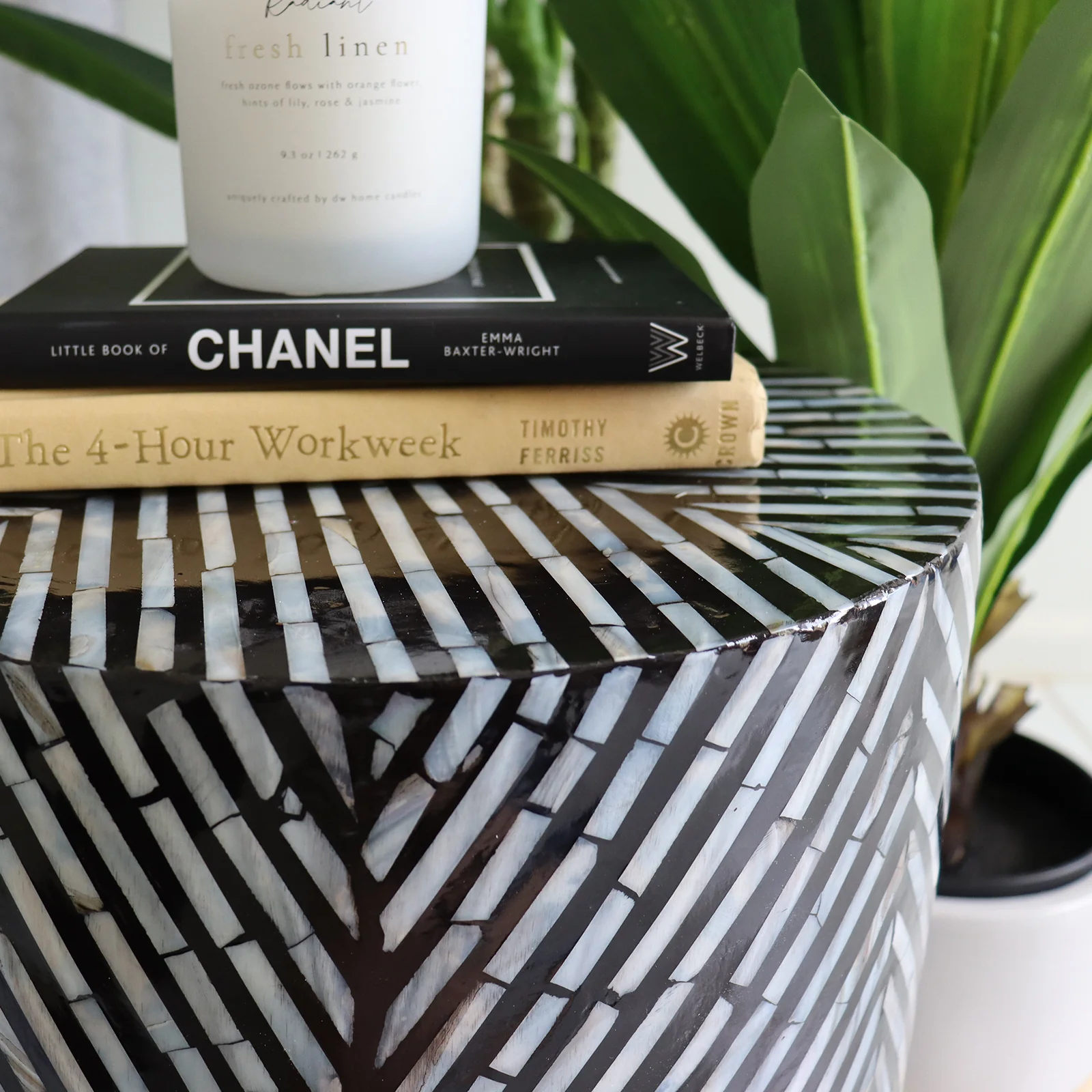Merry 35cm Mother of Pearl Inlay Side Table in Ivory & Black - Image 4
