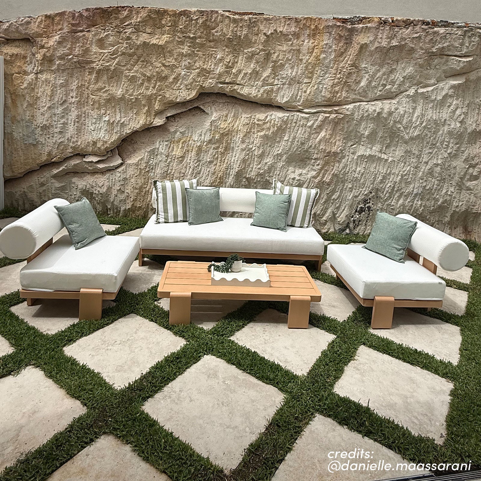 Modica 5 Seater Aluminium Outdoor Sofa Set in Black & Grey - Image 9