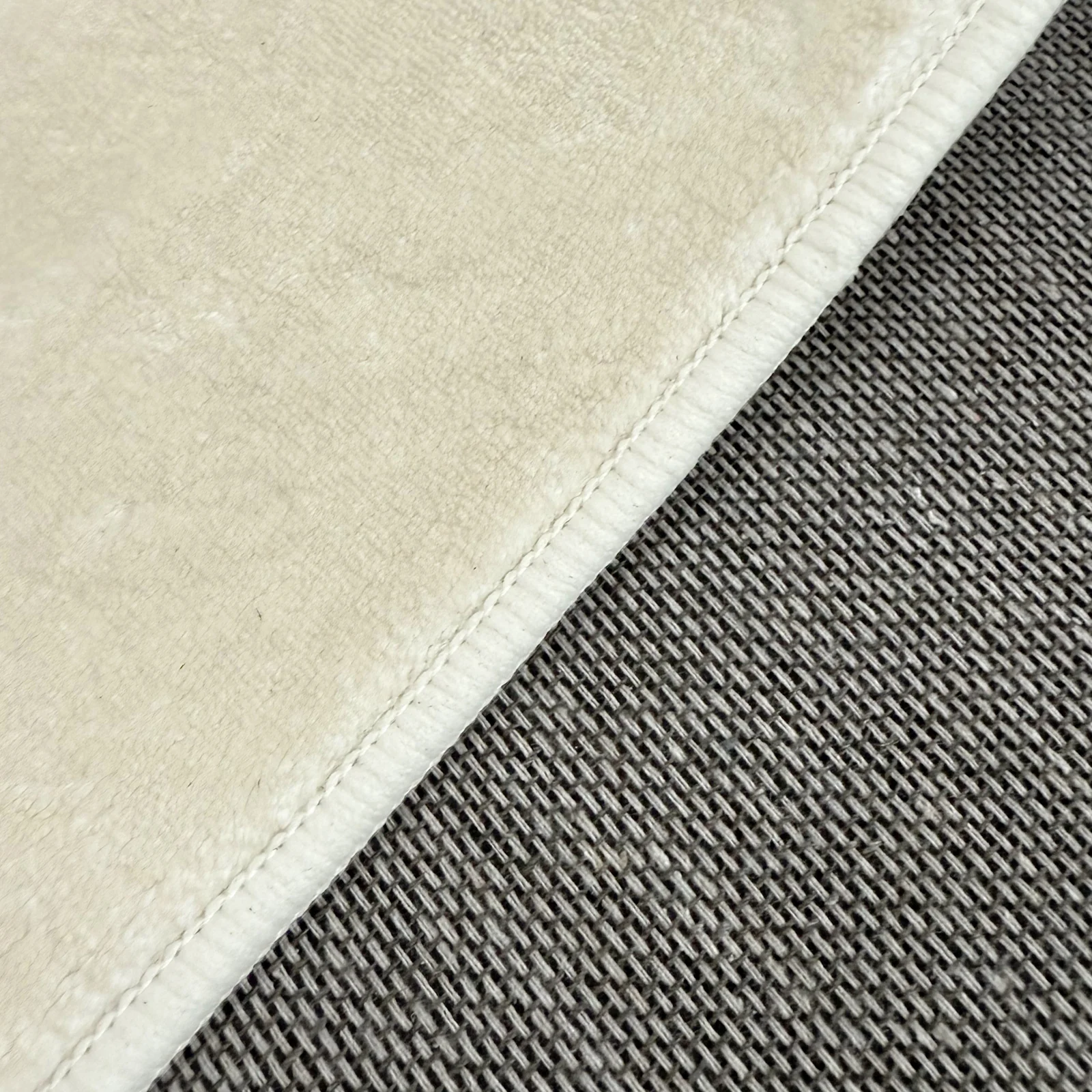 Parna 240 x 330cm Curved Soft Rug in Beige - Image 5