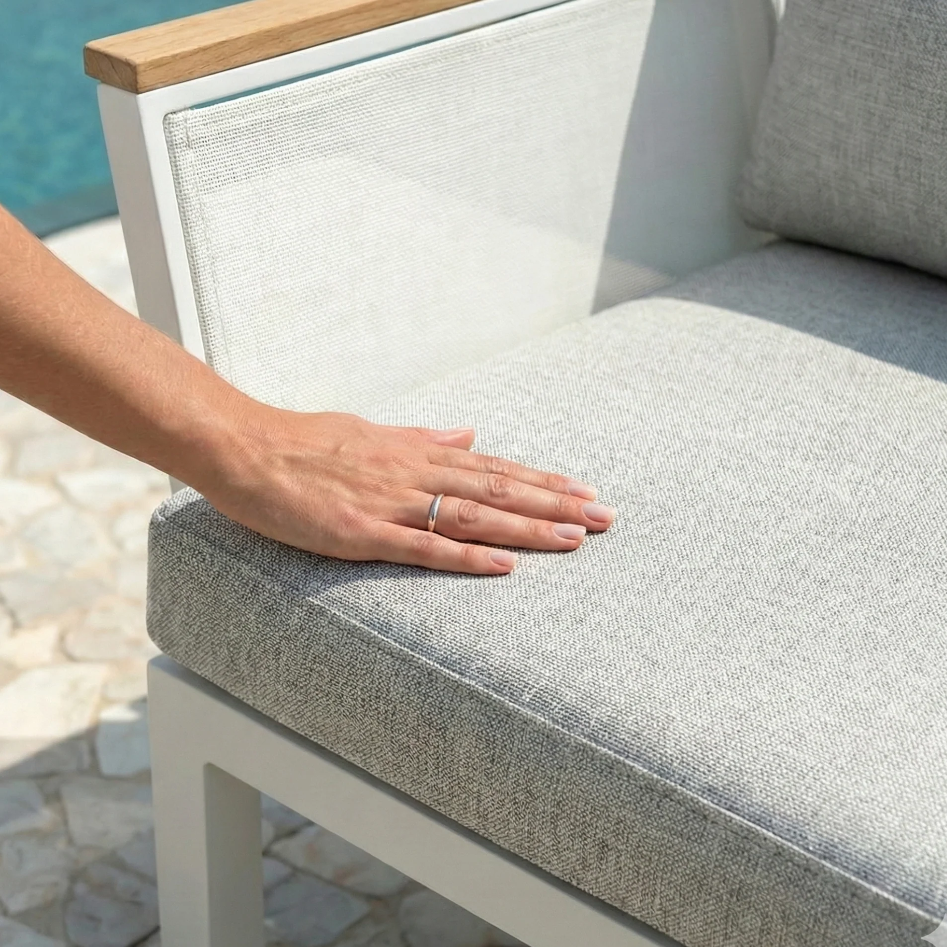 Sierra 5-Seater Outdoor Lounge Set in Grey - Image 5