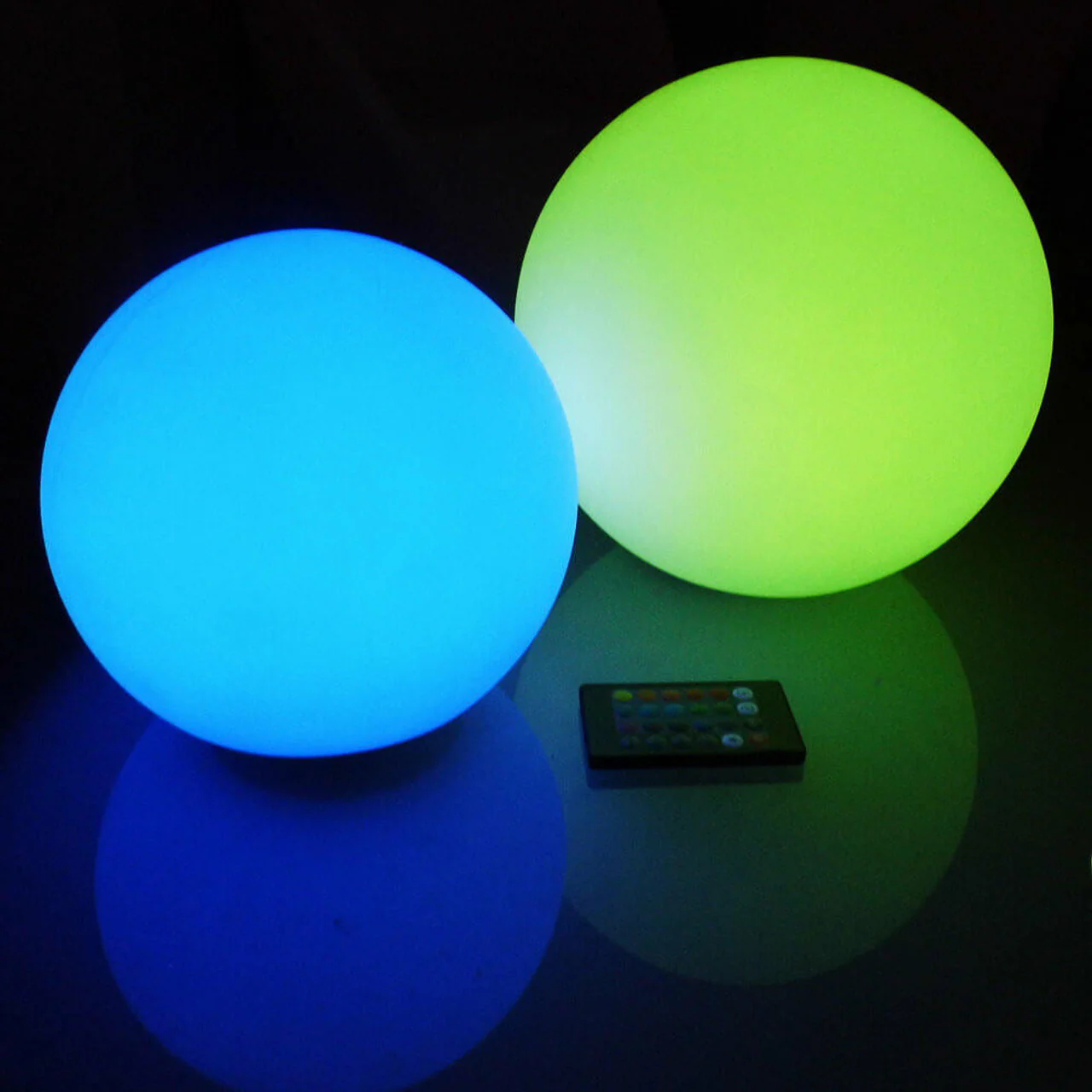 Sphero 20cm Floating Waterproof Outdoor LED Ball Lights - Image 10
